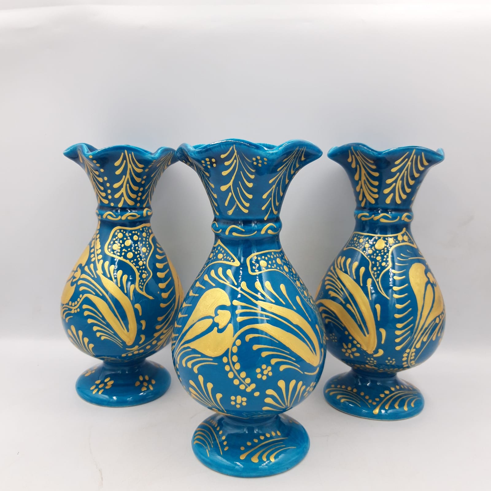 Altın Yaldız İşlemeli Dekoratif ve Hediyelik Seramik Sümbül Vazo - 20 Cm