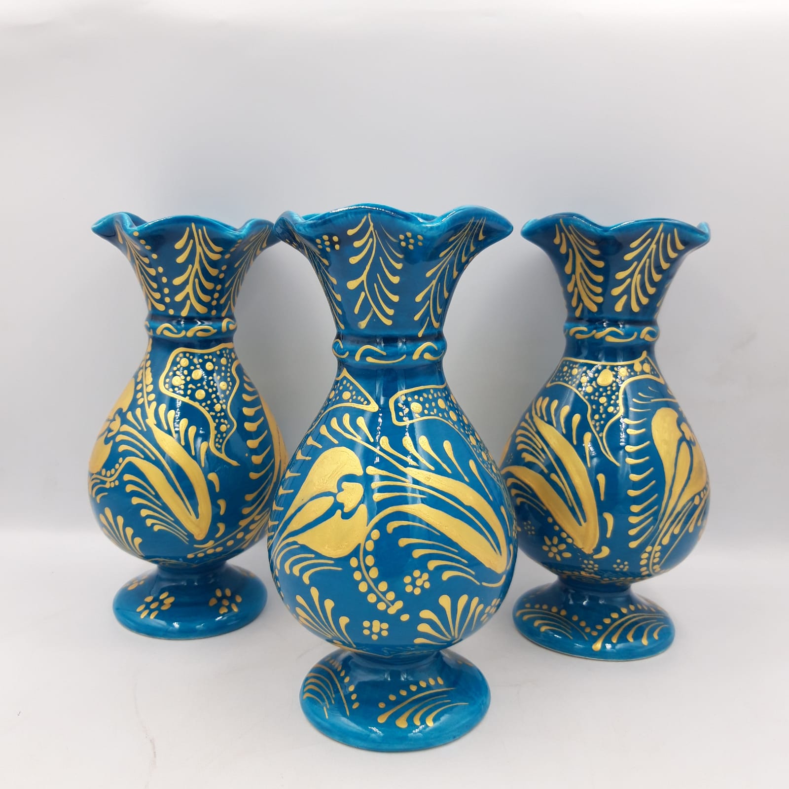 Altın Yaldız İşlemeli Dekoratif ve Hediyelik Seramik Sümbül Vazo - 20 Cm